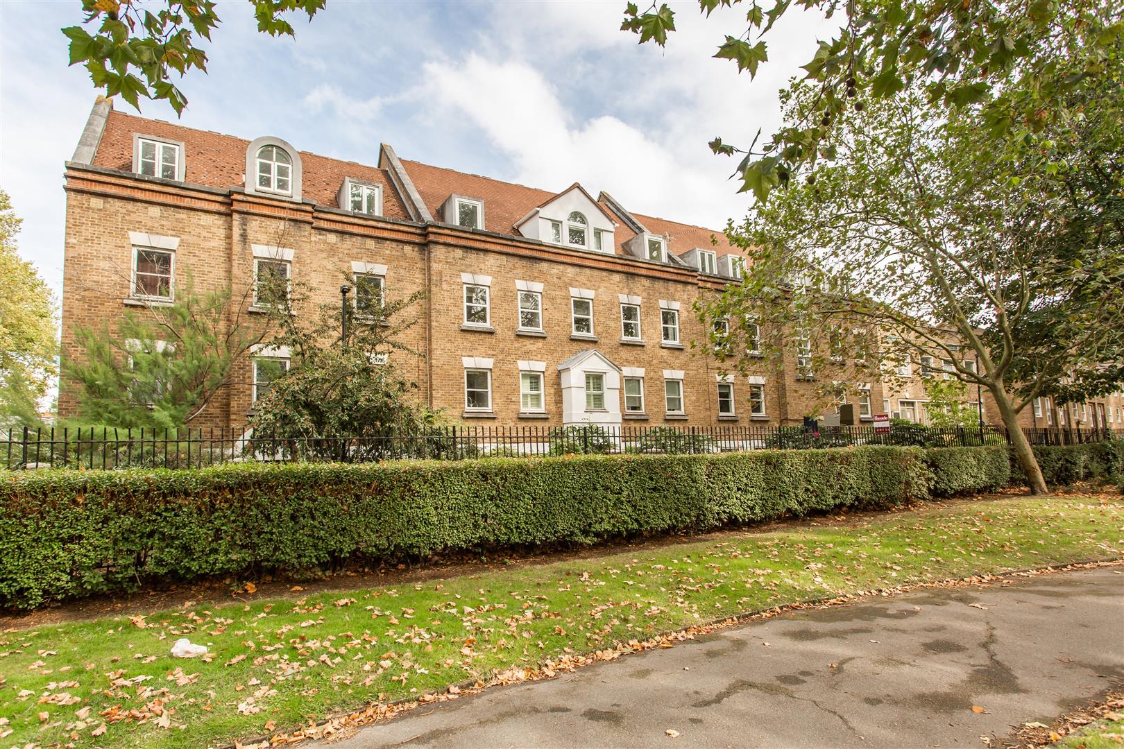 Beatrice House, Stepney Green